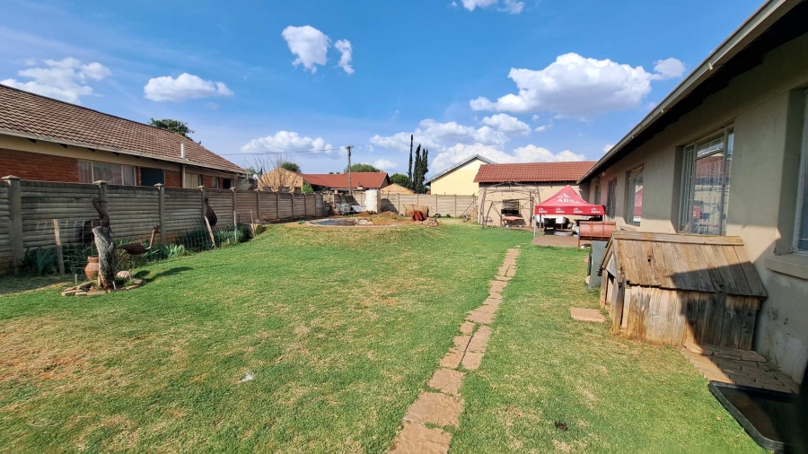 4 Bedroom Property for Sale in Uitsig Free State